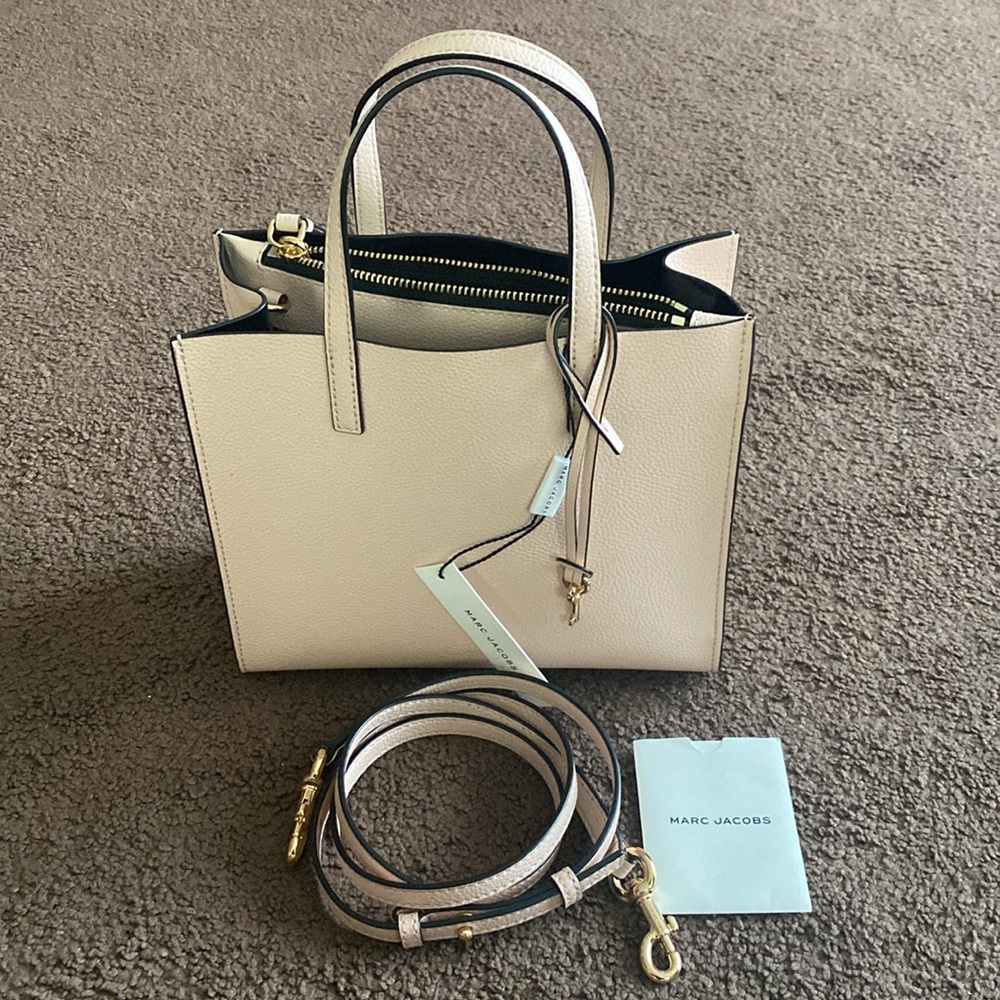 NWT- MARC JACOBS bag with strap and handle - Picture 11 of 11